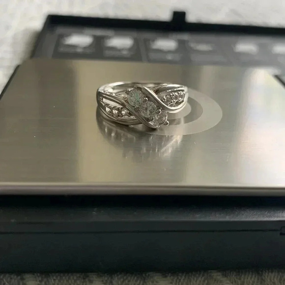 Sterling silver and CZ ring size 7 - Picture 2 of 5